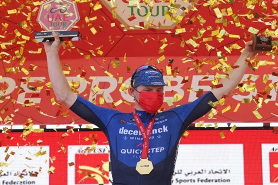 Bennett edges UAE Tour sprint finish, Pogacar remains in red