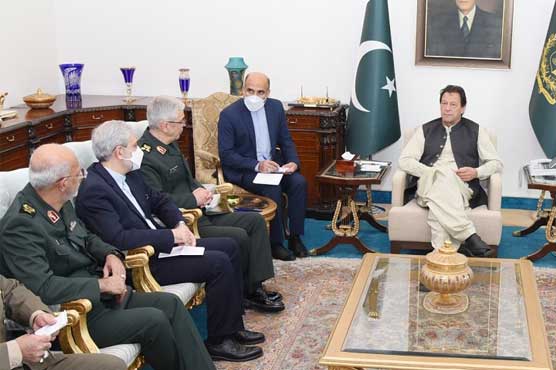 PM Imran terms Pak-Iran border as border of 'peace and friendship'
