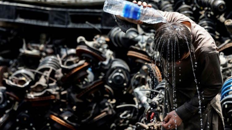 Summer means suffering: how workers survive intense Gulf heat