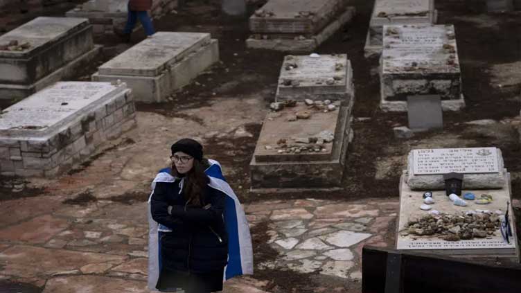 Israeli army kills 2 Palestinian gunmen in West Bank
