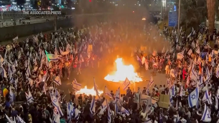 Israeli unions launch strike, upping pressure on Netanyahu