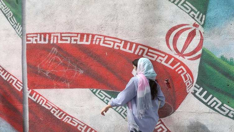 Iranian female journalist goes on trial on charges linked to Amini protests