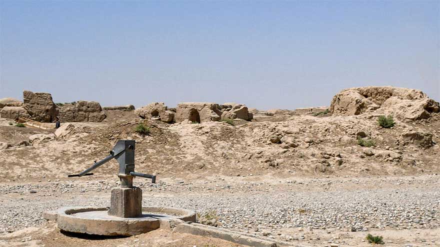 From drought to floods, water extremes drive displacement in Afghanistan