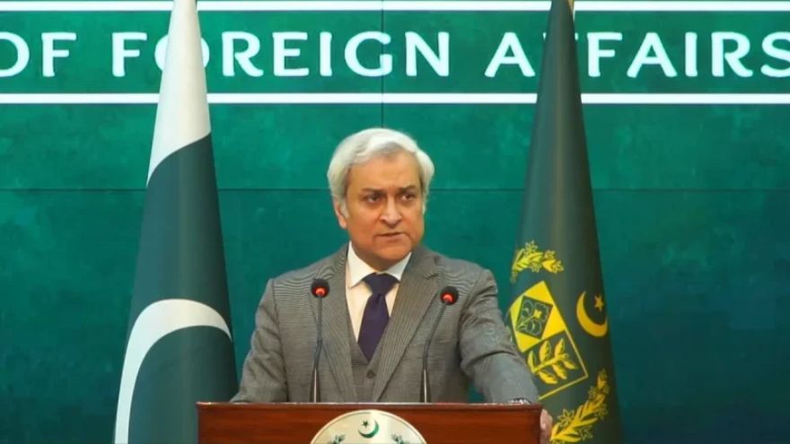 FO keeps silence on reports of Pakistan plan to end Iran war