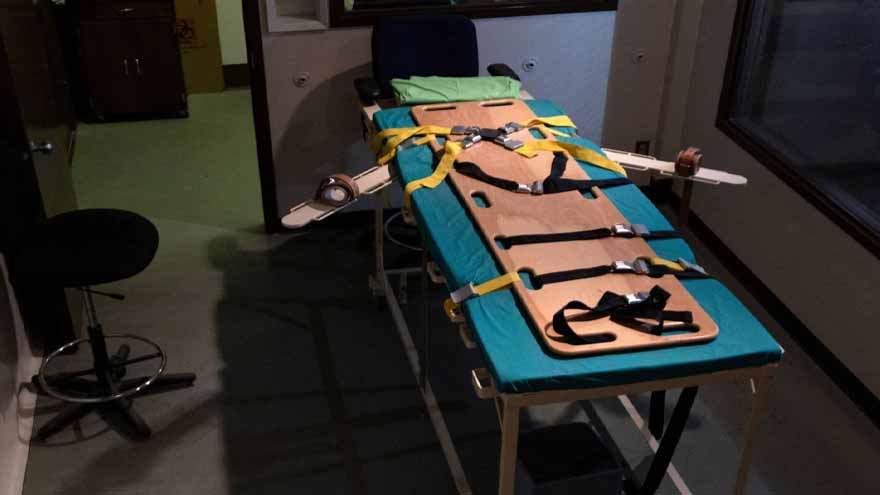 US adding firing squads, electrocution and gassing to federal execution methods