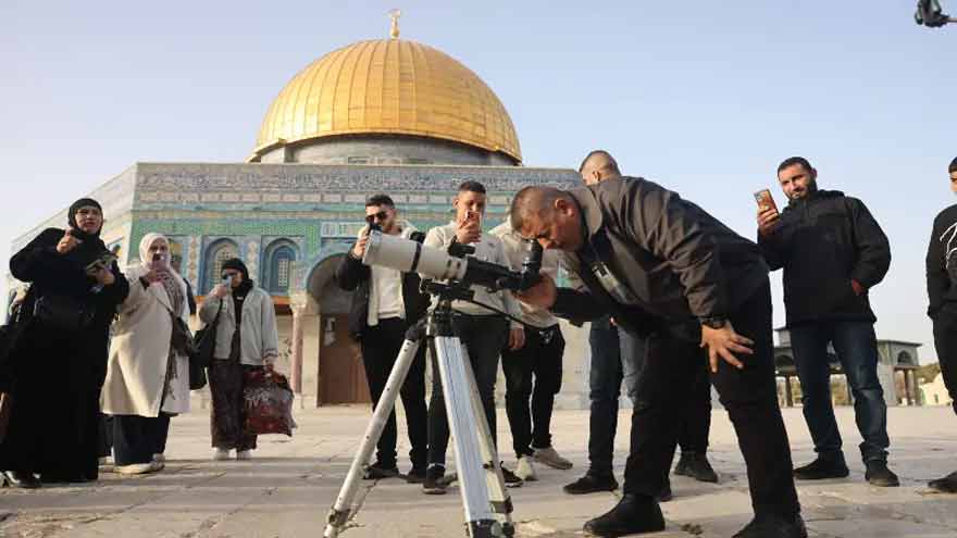 Israeli forces arrest Al-Aqsa Mosque imam ahead of Ramazan