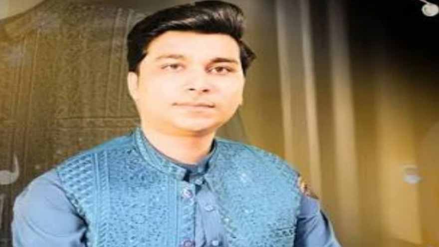 Singer booked for performing 'Qaidi No 804' at Shalimar Gardens