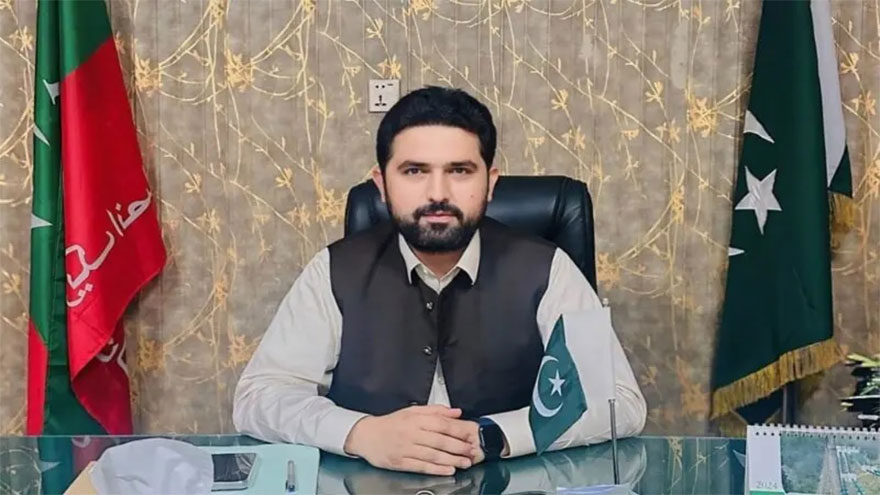 CM Afridi visits Police Lines Tank, pays tribute to police martyrs