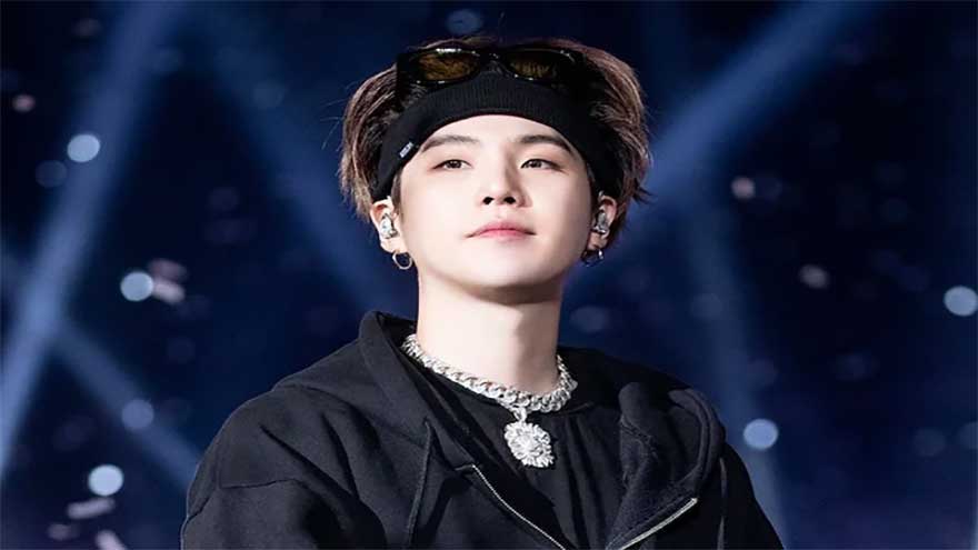 BTS' singer honours Ramazan during birthday livestream