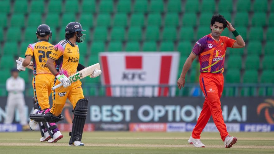 Peshawar Zalmi chase down 215 to beat RawalPindiz by five wickets in PSL 11 opener