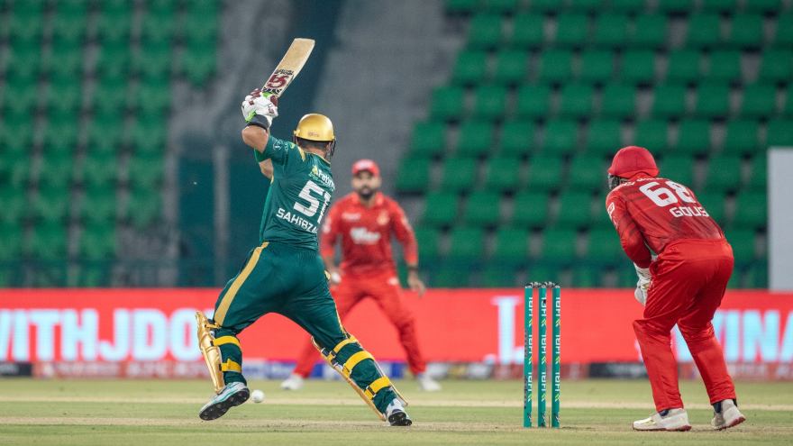 Multan Sultans chase down 172 with ease as Philippe, Turner shine in PSL 11 clash